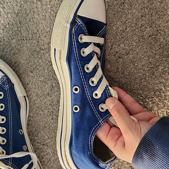Blue low-top converse - Picture 10 of 13